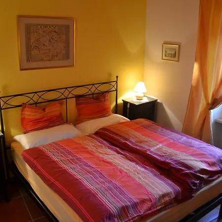 Il Grillo Parlante Casa di campagna Monforte dʼAlba